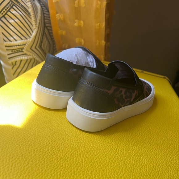 STEVE MADDEN MURPHY BLACK/LEOPARD LOW-TOP SNEAKER: - Picture 4 of 16
